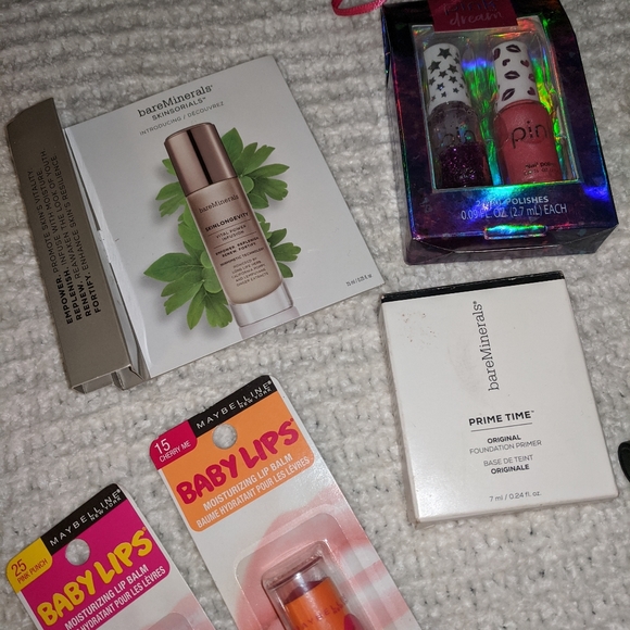 Makeup Bundle - Picture 10 of 12